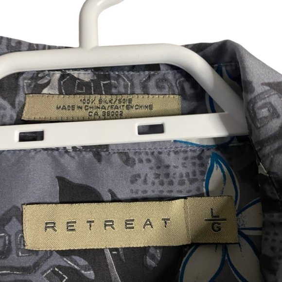 Retreat Men's Blue Floral Button-Down 100% Silk Short Sleeve Shirt - Picture 4 of 6